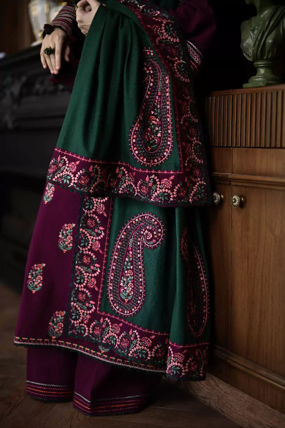 Elayna Zaib -ZF 050 - Luxury Lawn 3PC Chikenkari Heavy Embroidered Suit |  Summer Luxe '26