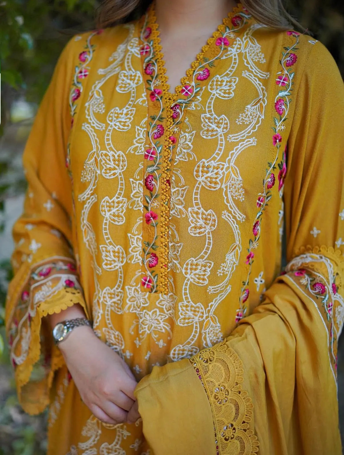 Laiba - Luxury Lawn 3PC Chikenkari Heavy Embroidered Suit | Unstitched Summer Luxe '26