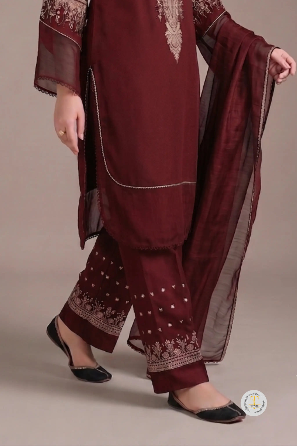 Afia -  Lawn 3PC Heavy Embroidered Suit | EA -100 Summer Luxe '26