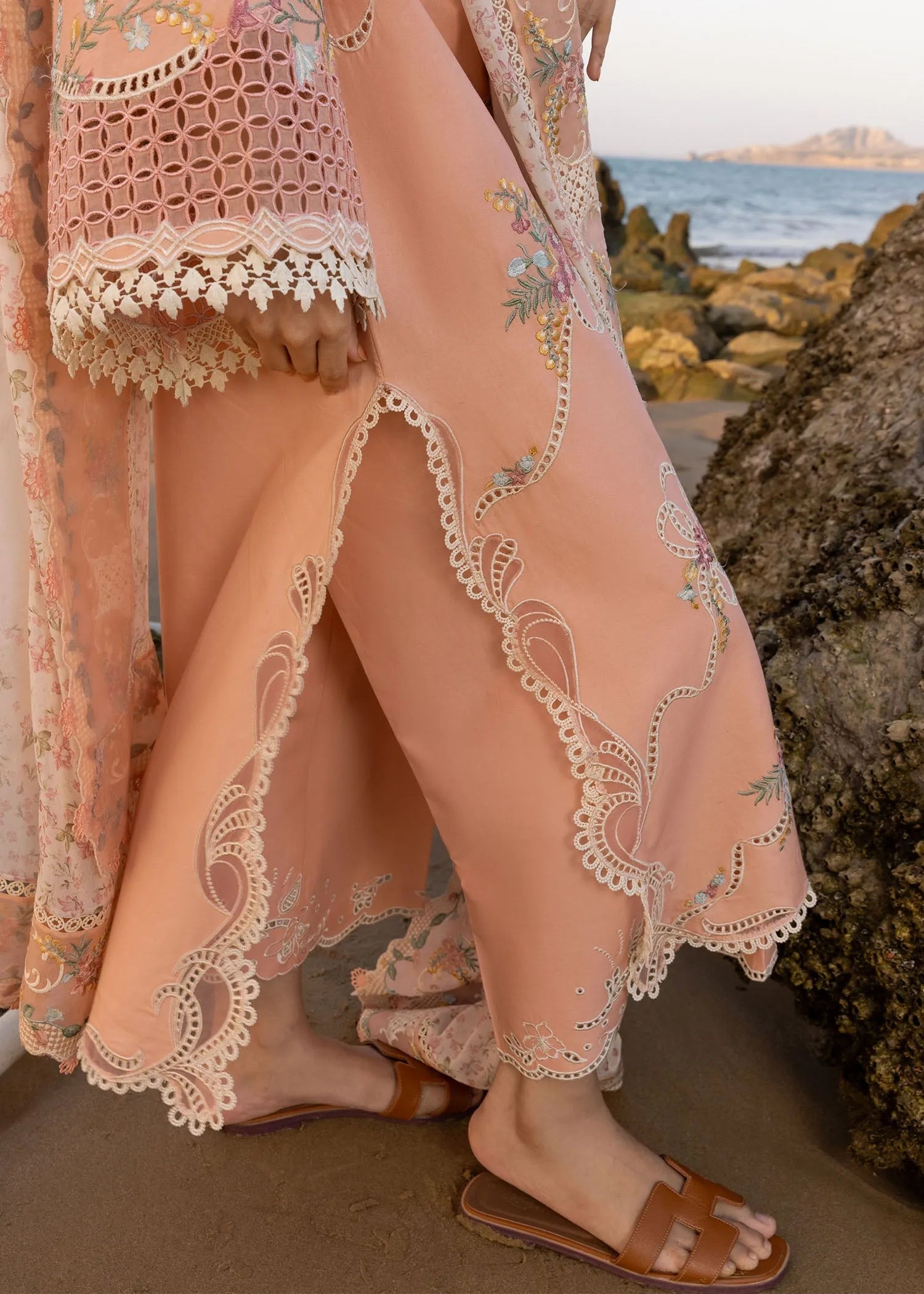 Hande - Luxury Lawn 3PC Chikenkari Heavy Embroidered Suit | ZF-066 Unstitched Summer Luxe '26