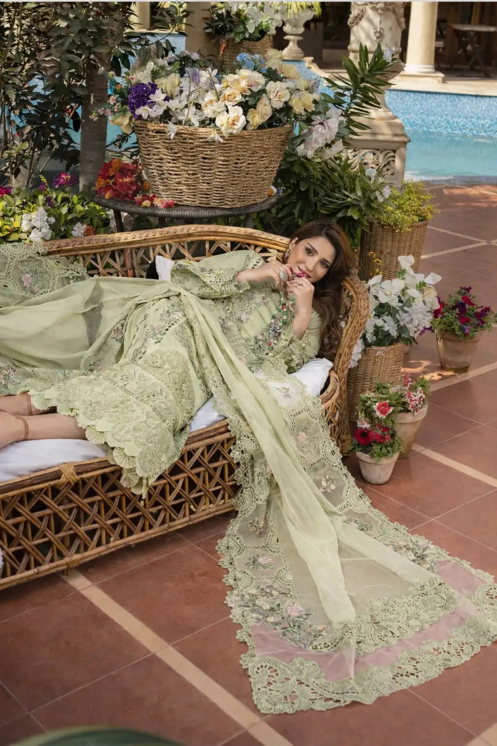 Rangreza - Zf-08 Luxury Lawn 3PC Chikenkari Heavy Embroidered Suit | Summer Luxe '26