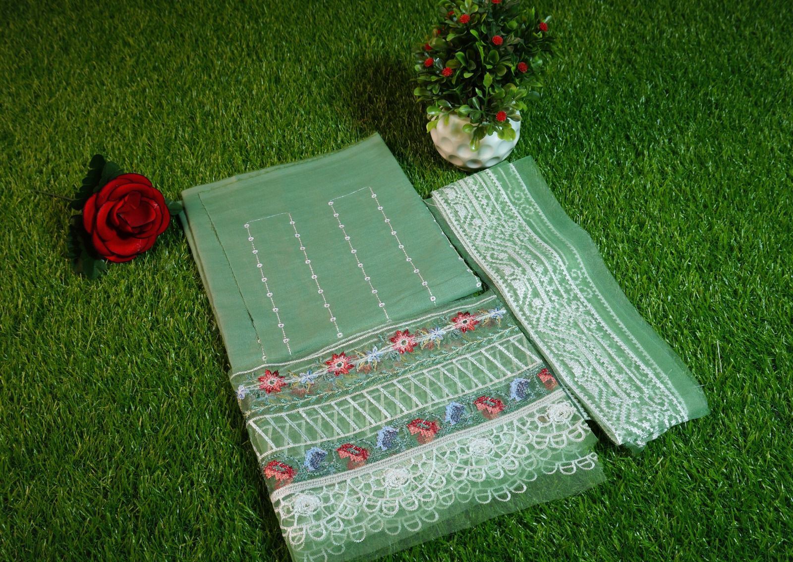 Dalia - Luxury Lawn 3PC Chikenkari Heavy Embroidered Suit | ZF-073 Unstitched Summer Luxe '26