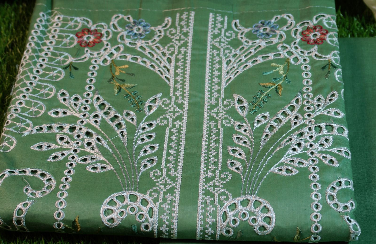 Dalia - Luxury Lawn 3PC Chikenkari Heavy Embroidered Suit | ZF-073 Unstitched Summer Luxe '26