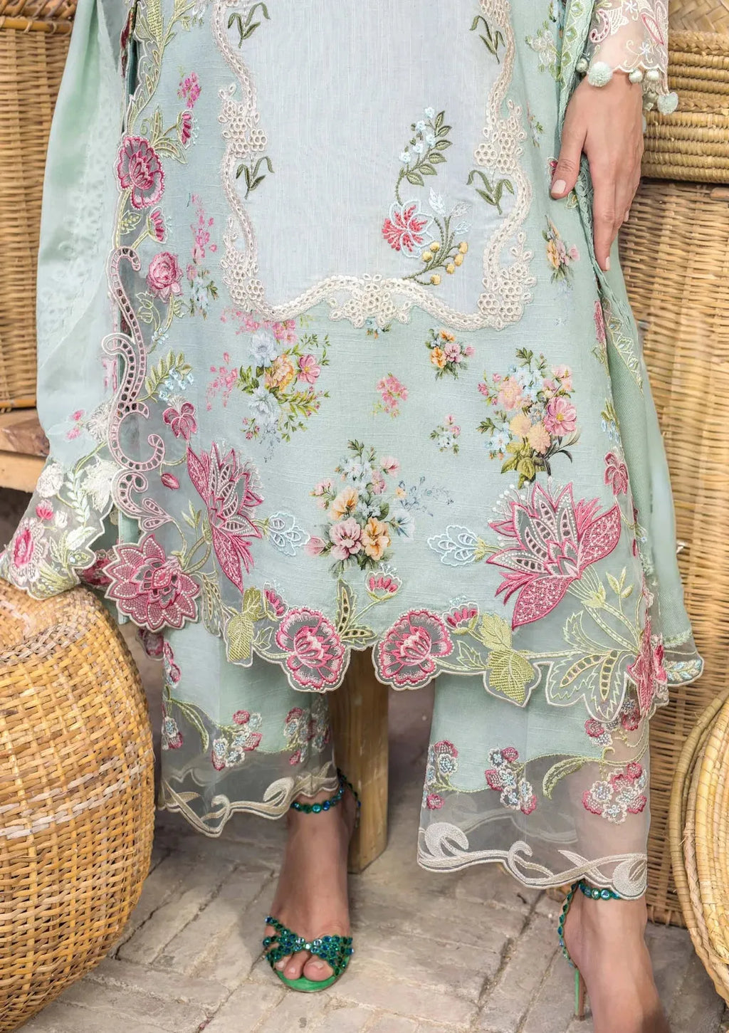 Naz - Luxury Lawn 3PC Chikenkari Heavy Embroidered Suit | ZF-087 Summer Luxe '26