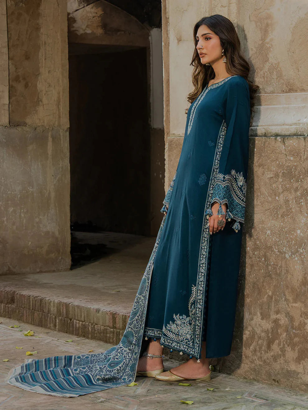Farnaz - Luxury Lawn 3PC Chikenkari Heavy Embroidered Suit | EA-090 Summer Luxe '26